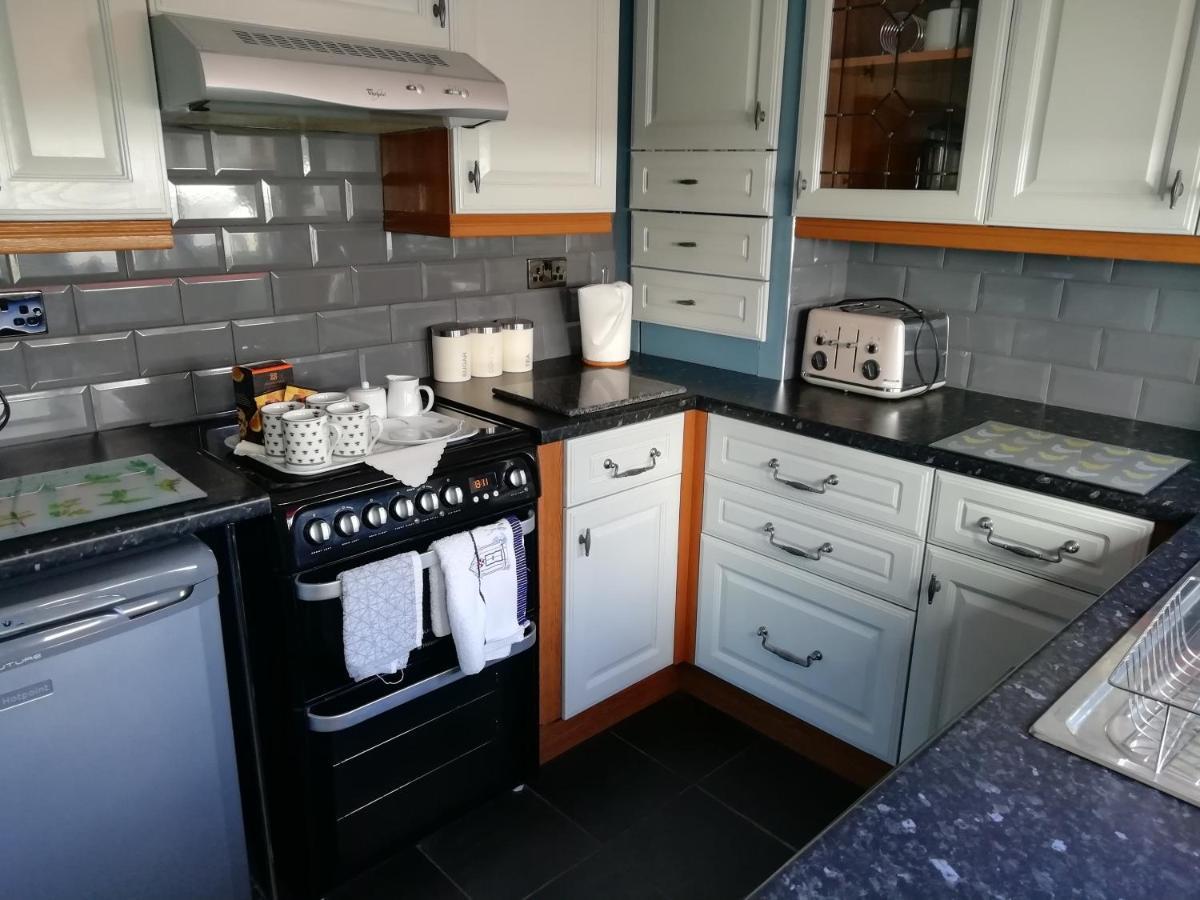 Cosy Spacious 2-Bed Cottage In Watchet Somerset Exterior photo